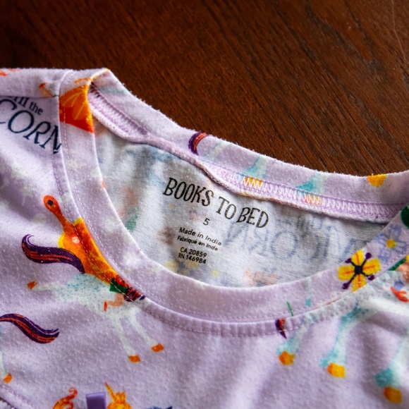 Books To Bed Girls Uni the Unicorn Nightgown - Picture 5 of 7